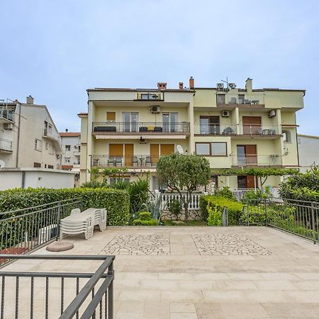 Apartment Sandro Цриквеница Экстерьер фото